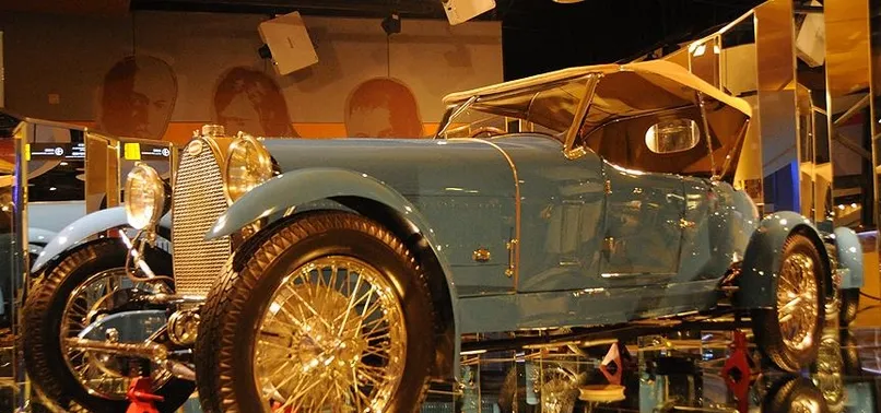 Çin'de klasik otomobiller geçmişe ayna tutuyor