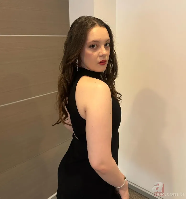 Başka Bir Gün'ün Deniz'i Merve Ateş bakın hangi dizilerde oynamış! Eski halini gören şaşırıyor... 8