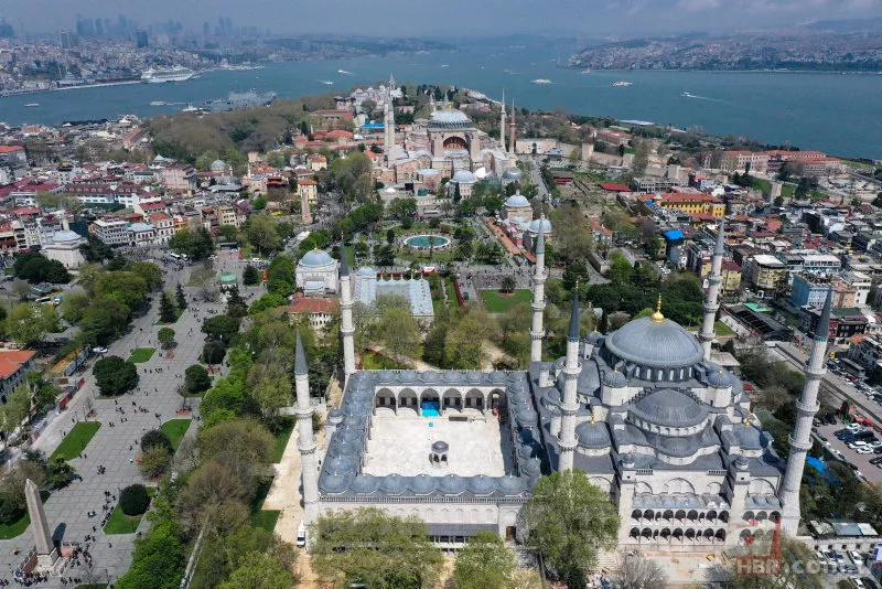 Sultanahmet Camii Başkan Recep Tayyip Erdoğan'ın katılımıyla ibadete açıldı! Diyanet'i kapatmak isteyen 7'liye 14 Mayıs mesajı 14
