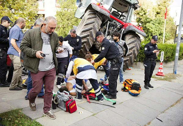 TBMM yakınında silah sesleri! Vurularak durduruldu - 1