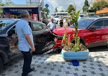 Gaz pedalı takılı kaldı dehşet saçtı! Facia şans eseri ucuz atlatıldı