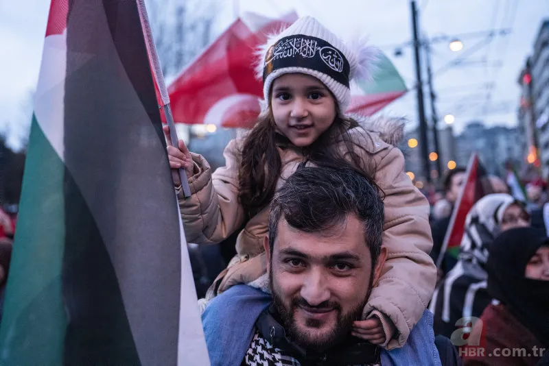 "Şehitlerimize rahmet! Filistin'e destek" mitinginde on binlerce kişi Galata Köprüsü'ne yürüdü 21