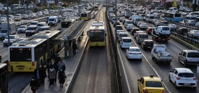 İstanbul’da sağanak yağış ve hafta sonu nedeniyle yoğun trafik! İstanbul’da trafik yoğunluğu yüzde kaç? İstanbul’da trafikte son durum