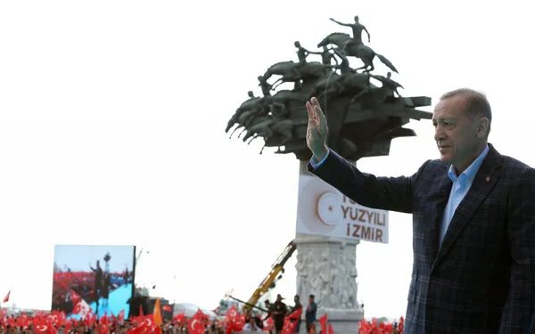 izmirde-tarihi-kalabalik-baskan-erdogandan-gundogdu-meydaninda-onemli-aciklamalar-1682791458212.jpg İzmir'de tarihi kalabalık! Başkan Erdoğan'dan Gündoğdu Meydanı'nda önemli açıklamalar - 5