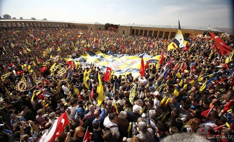Fenerbahçeliler Anıtkabir'e yürüdü 19