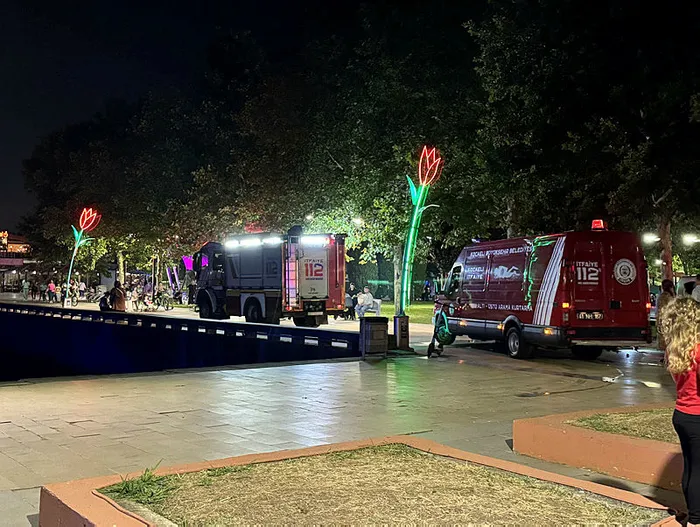 Kocaeli'de denize düşen genç kızın imdadına itfaiye ekipleri son anda yetişti - 1