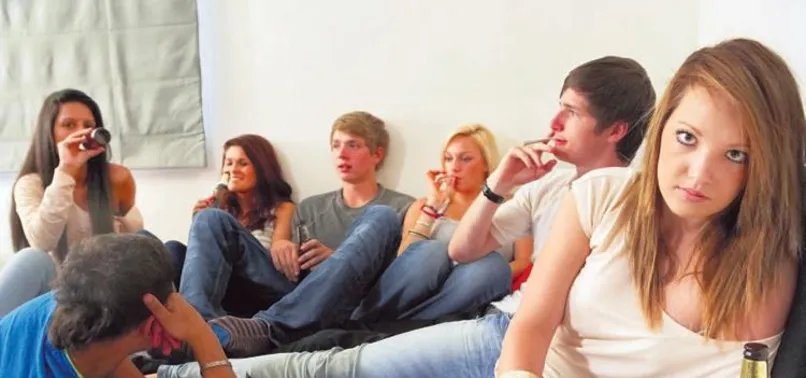 Bağımlılardan içki sefası!