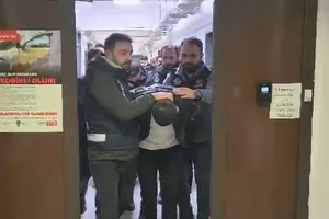 Eşinden şüphelendi milyonlarca lirasından oldu