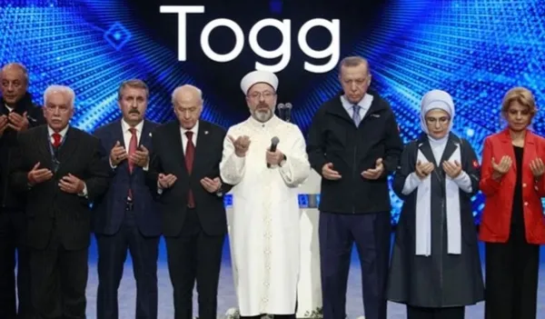 Fonlama gazeteci Özlem Gürses’in Diyanet İşleri Başkanı Ali Erbaş Atatürk’ü anmıyor yalanı çöktü