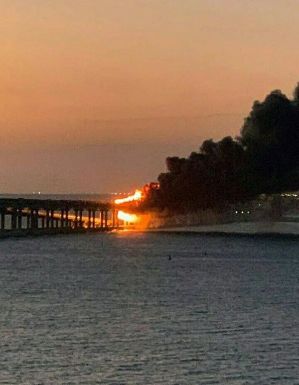 Kerç Köprüsü’nde petrol yüklü tanker patladı! Savaşın seyrini değiştirecek olay! Ukrayna’dan Putin’i kızdıracak sözler: Mutlu yıllar Başkan! Bu daha başlangıç