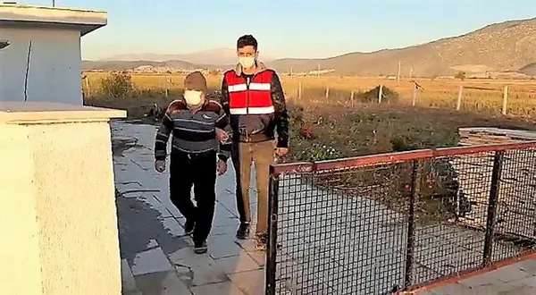 Firari FETÖ'cü yakayı kurtaramadı! Kaldığı barakada önlem üstüne önlem almış - 1