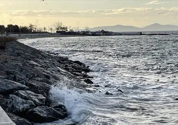 İstanbul'da vapur seferlerine lodos engeli