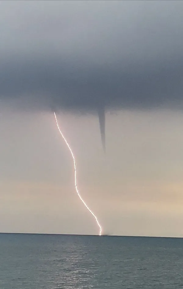 hatayda-dehsete-dusuren-goruntu-o-anlar-kameraya-yansidi-1665838951038.jpg Hatay'da dehşete düşüren görüntü! O anlar kameraya yansıdı - 1