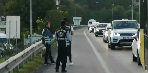 İstanbul’da çakarlı araç denetimi! Para cezası kesildi
