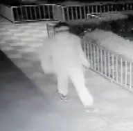 Güvenlik kamerasına kırdığını sandı kendisini kaydetti