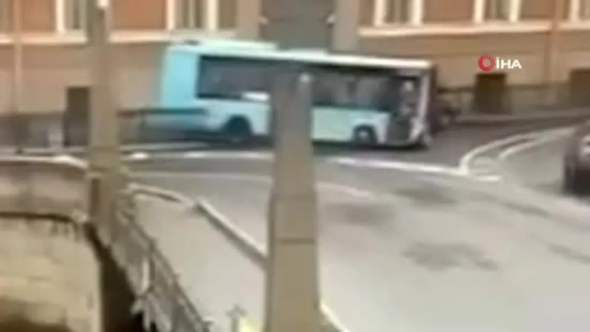 Rusya’da yolcu otobüsü nehre uçtu: 4 ölü