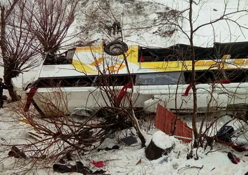 Muş'ta yolcu otobüsü devrildi: 6 ölü, 29 yaralı