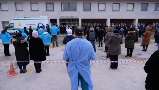 Konya'da koronavirüsten ölen hemşirenin mesai arkadaşları böyle seslendi: Yalvarıyoruz size, bize destek olun - 3