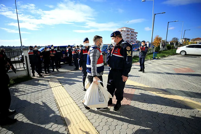 Son dakika: CHP'li Kıyıköy Belediye Başkanı Ender Sevinç 'rüşvet ve usulsüzlük'ten tutuklandı - 2