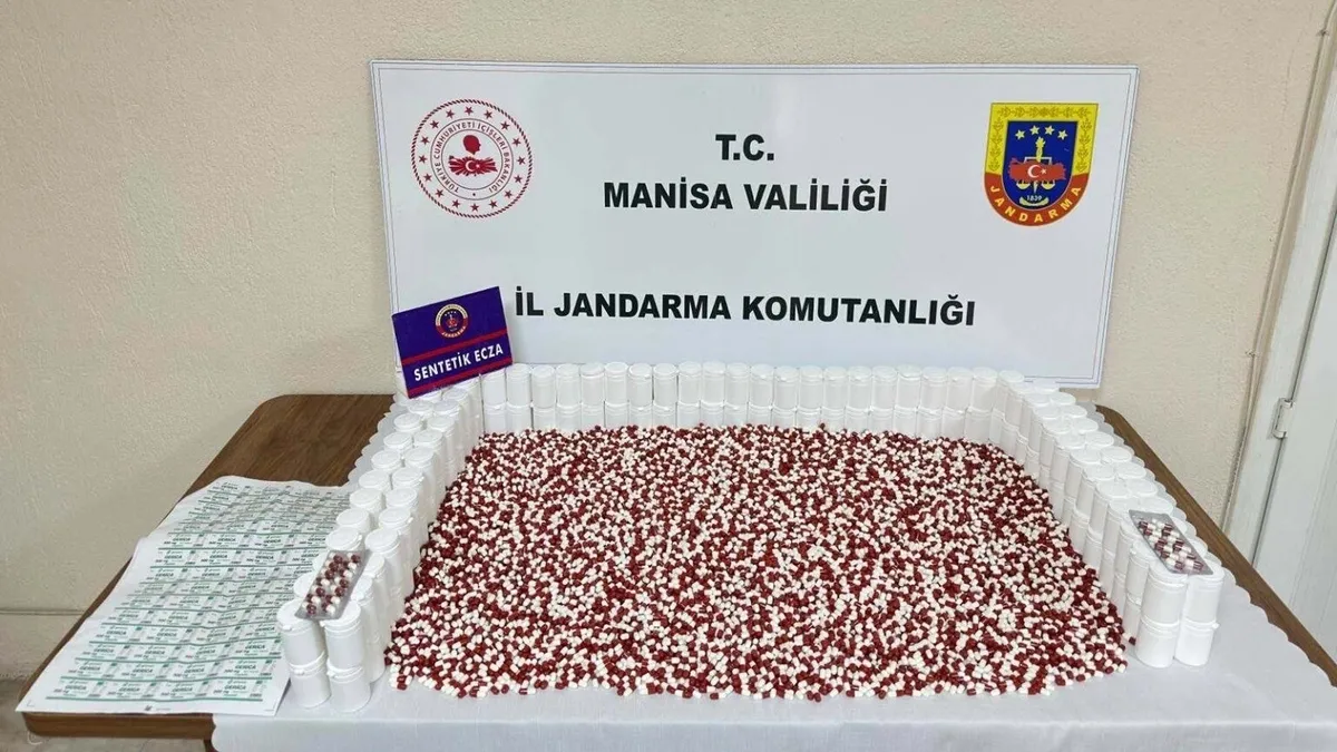 Manisa'da zehir tacirlerine operasyon! Sentetik ecza hapları ele geçirildi
