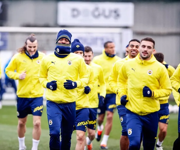 İsmail Kartal kararını verdi! İşte Fenerbahçe’nin Antalyaspor maçı muhtemel 11’i