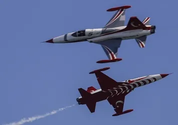 Türk Yıldızları prova uçuşuyla mest etti