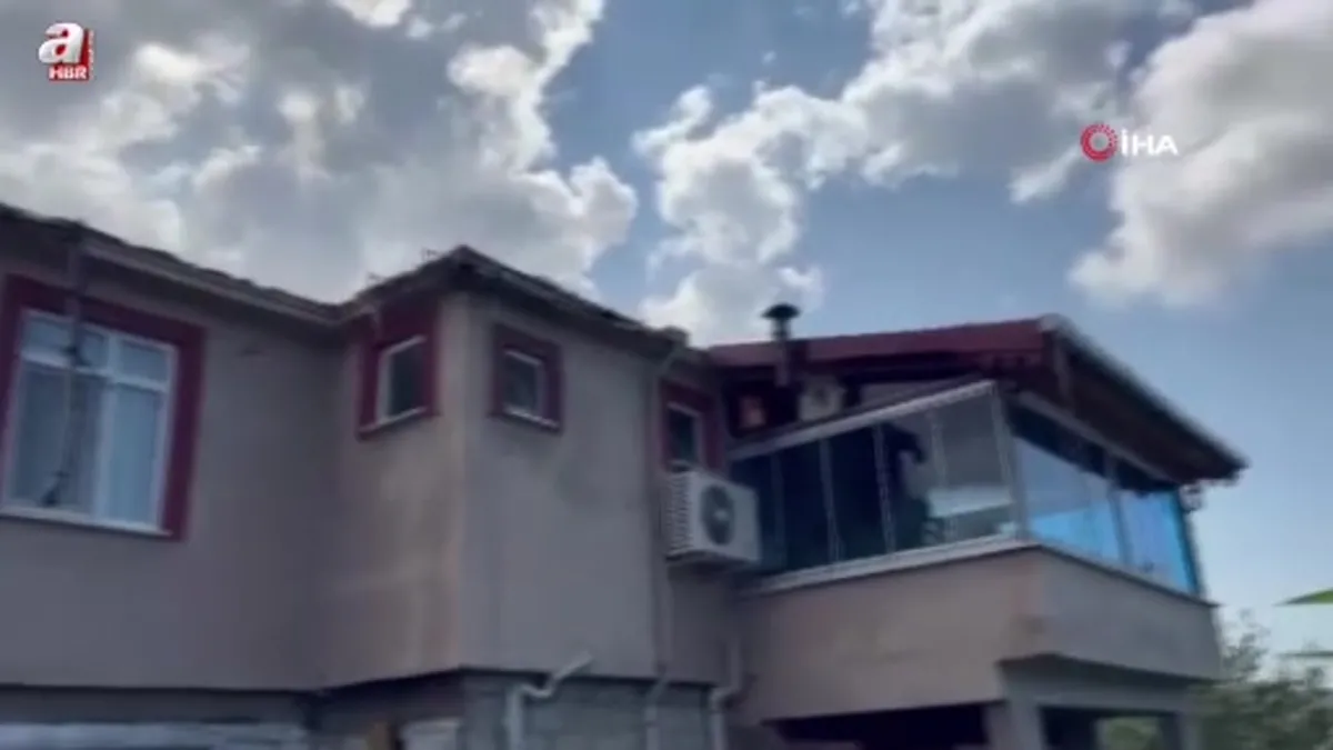 Rize’de korkutan çatı yangını