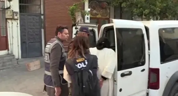 oltalama-tuzagiyla-70-milyonluk-vurgun-1701315808326.jpeg Araç sigortası bahanesiyle dolandırdılar! Oltalama tuzağıyla 70 milyonluk vurgun - 2
