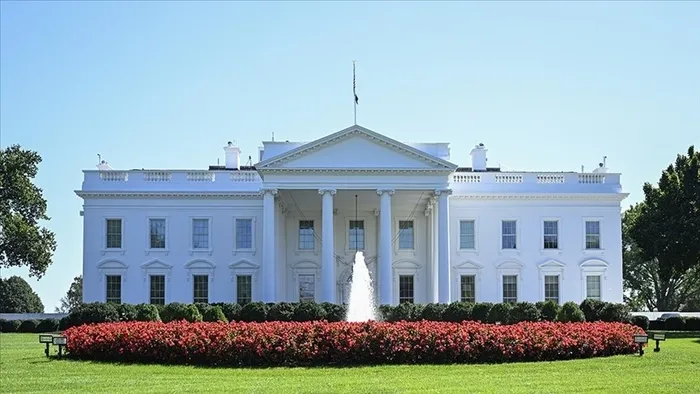 beyaz-sarayda-iran-mesaisi-trump-kurmaylariyla-muzakereleri-gorustu-1744738591777.jpeg (FOTO: AA )