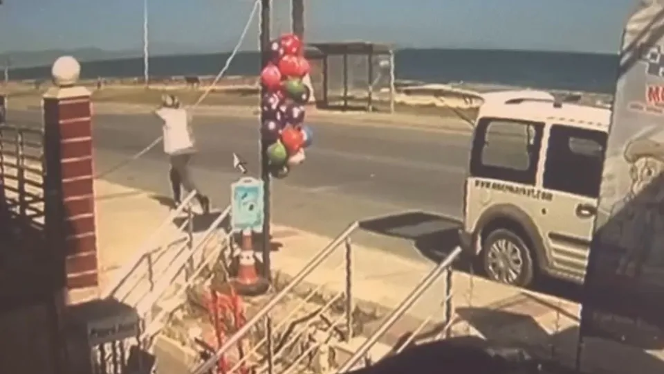 İzmir’de dehşet anları kamerada! Vatandaş şok yaşadı