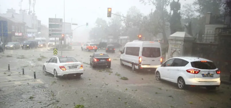 Metrobüs seferleri durdu