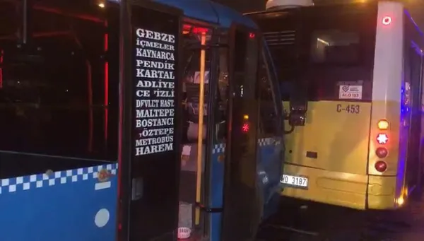 maltepede-minibus-iett-otobusune-carpti-yaralilar-var-1672425563077.jpg Kartal'da minibüs İETT otobüsüne çarptı: Yaralılar var - 1
