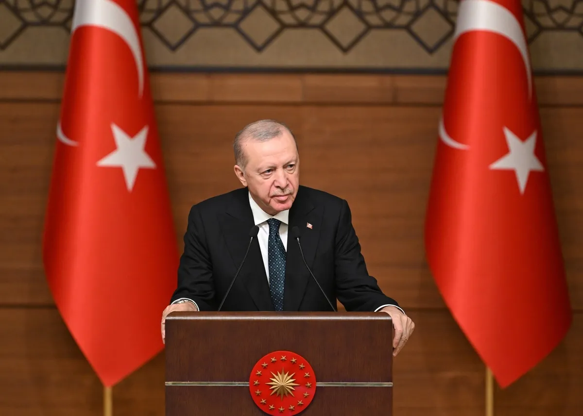 baskan-erdogandan-turkiyeye-yonelik-oyunlara-karsi-net-mesaj-boyun-egmek-yok-1792412601351.jpeg Başkan Erdoğan'dan Türkiye'ye yönelik oyunlara karşı net mesaj: "Boyun eğmek yok" - 5