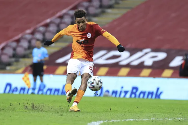 fatih-terimden-mac-sonu-hakem-isyani-her-hafta-bir-vukuatiniz-var-ya-1615145049445.jpg Galatasaray Teknik Direktörü Fatih Terim'den Sivasspor maçı sonrası hakem isyanı! "Her hafta bir vukuatınız var ya!" - 4