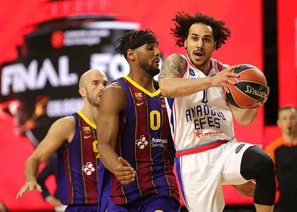 Anadolu Efes Euroleague şampiyonu oldu! Helal olsun çocuklar!