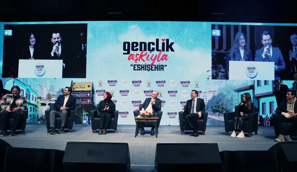 Başkan Erdoğan Eskişehir’de gençlerle buluştu! Muhalefete uzay yolculuğu tepkisi: Milletin sevinçlerinden rahatsızlar