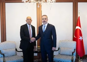 Bakan Fidan'dan peş peşe diplomasi trafiği: ABD Temsilcisi Barrack'ı kabul etti | Azerbaycan'la kritik temas