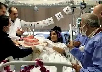 Buruk doğum günü! Ailesini depremde kaybeden Ayşegül gözyaşları içerisinde pastadaki mumları üfledi