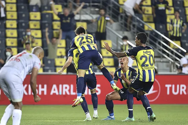 fenerbahce-2-antalyaspor-0-mac-sonucu-1629665442515.jpg Fenerbahçe: 2 - Antalyaspor: 0 MAÇ SONUCU | Fenerbahçe son anlarda güldü - 2