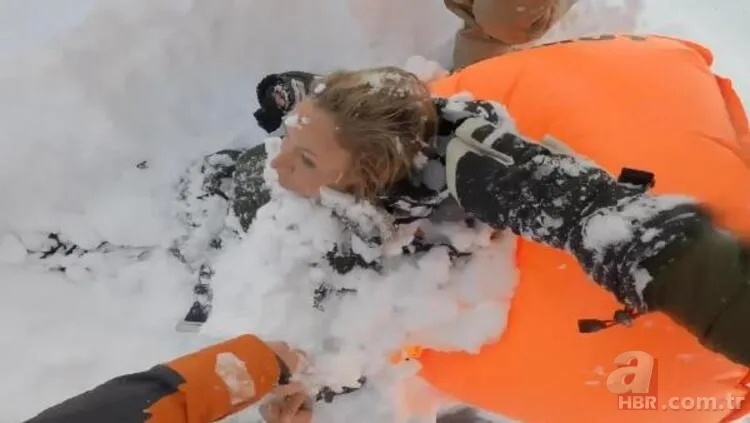 Çığ altında kalan kadın kayakçılar böyle kurtarıldı 1