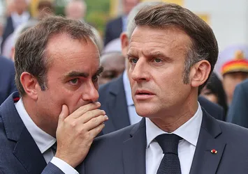 Fransa'da siyasi çıkmaz derinleşiyor: Lecornu ve Macron yeni çözüm arayacak