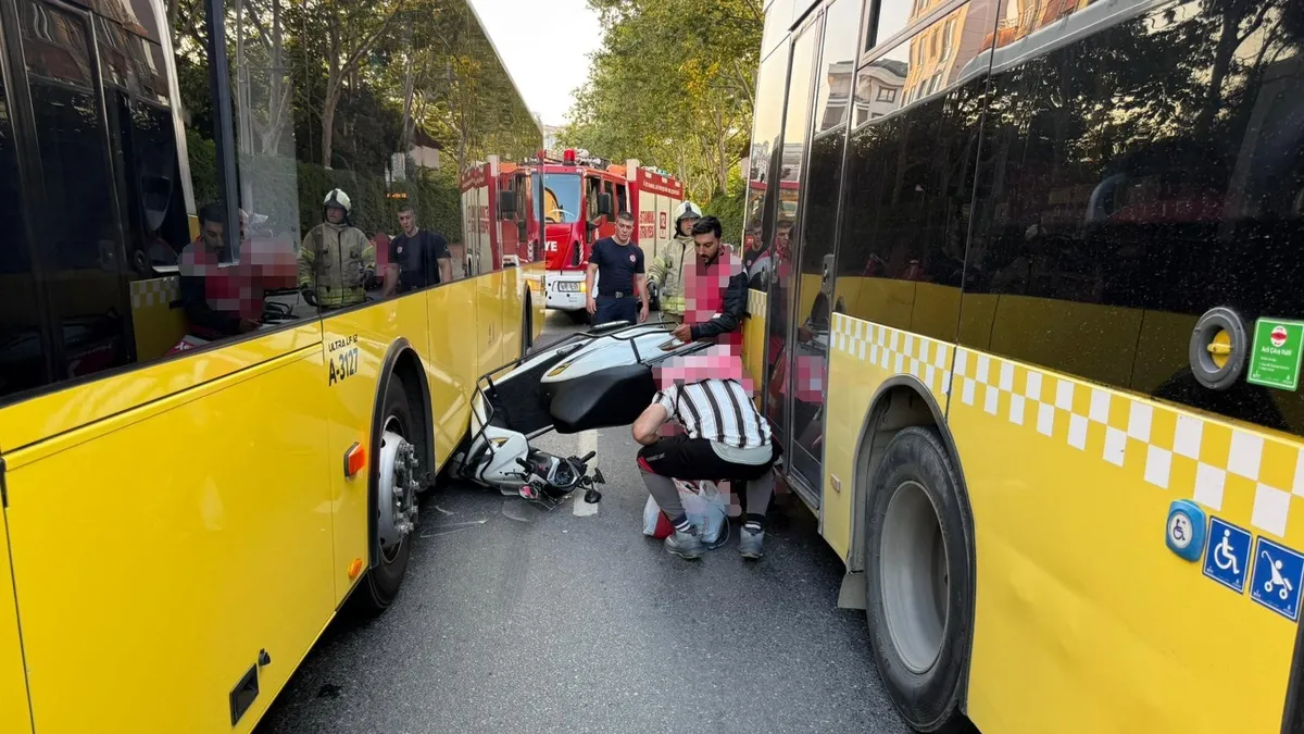 Eyüpsultan'da İETT'nin sıkıştırdığı motosikletli sürücü kaza yaptı