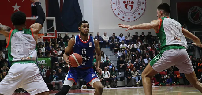 Anadolu Efes Yalova’da farklı galip!