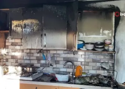 Alevlere teslim olan mutfak küle döndü