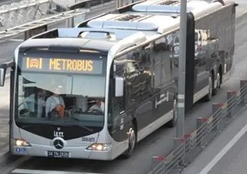 Metrobüslerde yeni dönem başlıyor