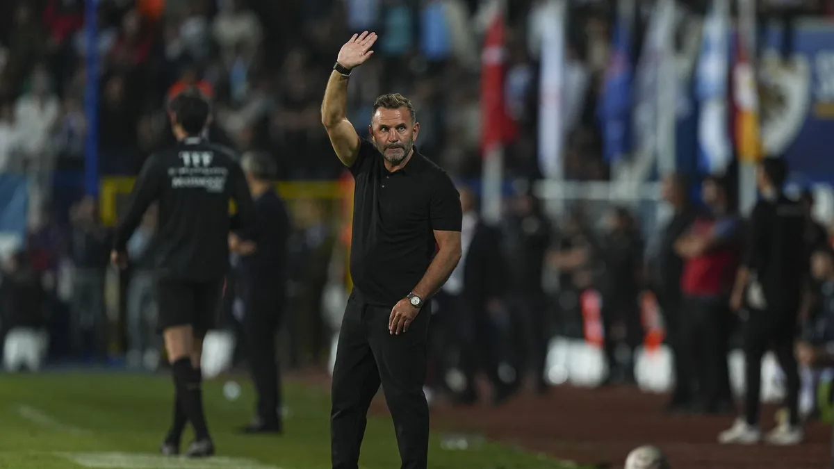 Okan Buruk’tan transfer sözleri: “En kısa zamanda bitmesini istiyoruz”