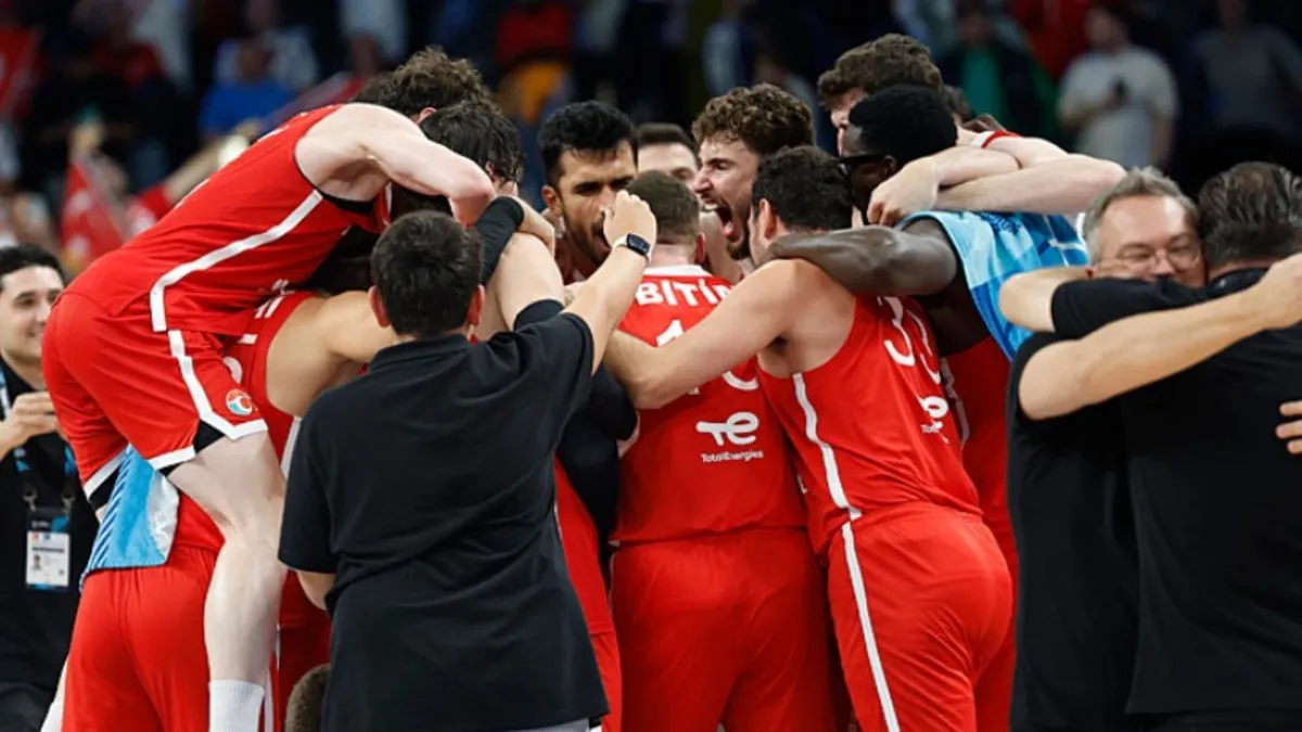 12 dev adamdan tarihi başarı! Türkiye Avrupa finalinde: Altın madalyaya son 1 maç