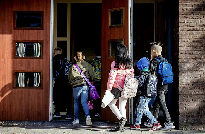 Hollanda'da sosyal mesafe kuralı dahil bir dizi kısıtlama 25 Eylül'de kaldırılıyor - 2