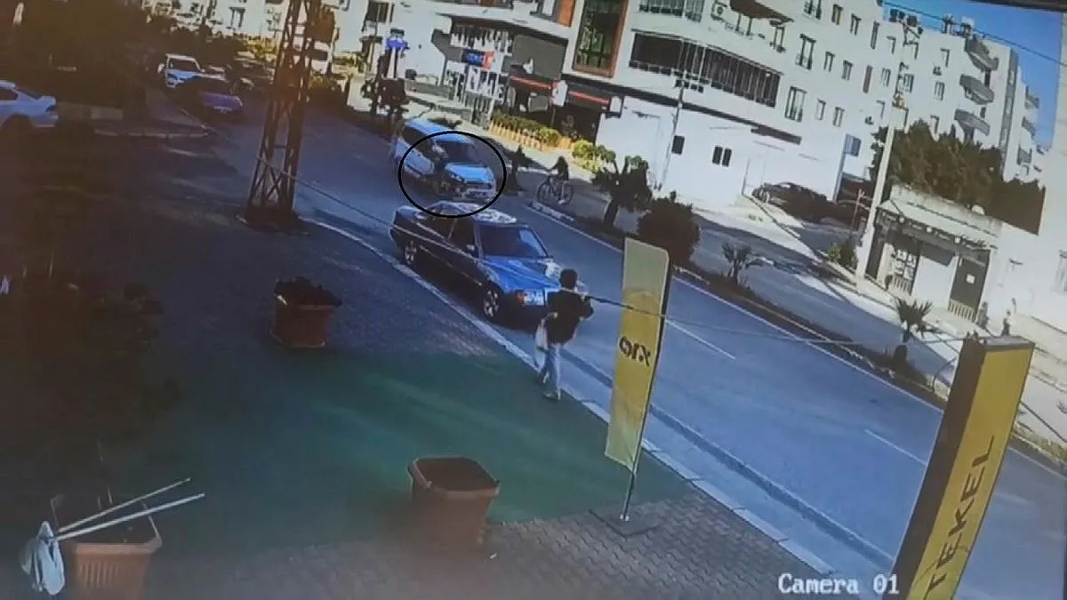 Hafif ticari araç çarptı bisikletli çocuk havaya uçtu