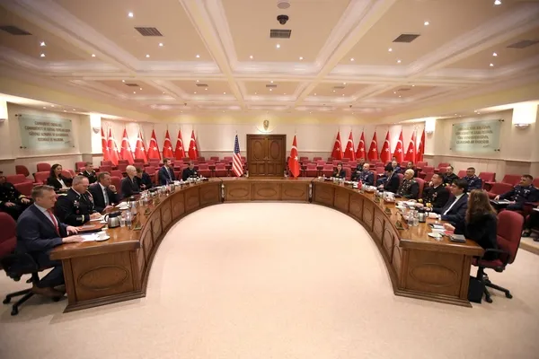 son-dakika-ankaraya-gelen-abd-heyeti-ile-milli-savunma-bakanliginda-kritik-gorusme-1667839084601.jpg Ankara'ya gelen ABD heyeti ile Milli Savunma Bakanlığı'nda kritik görüşme: Olumlu ve yapıcı - 1